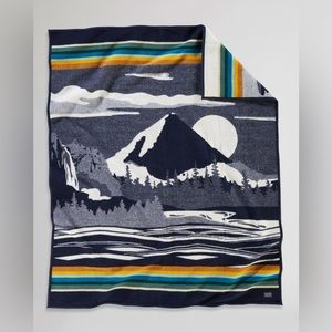 Pendleton Wool Pacific Wonderland Blanket